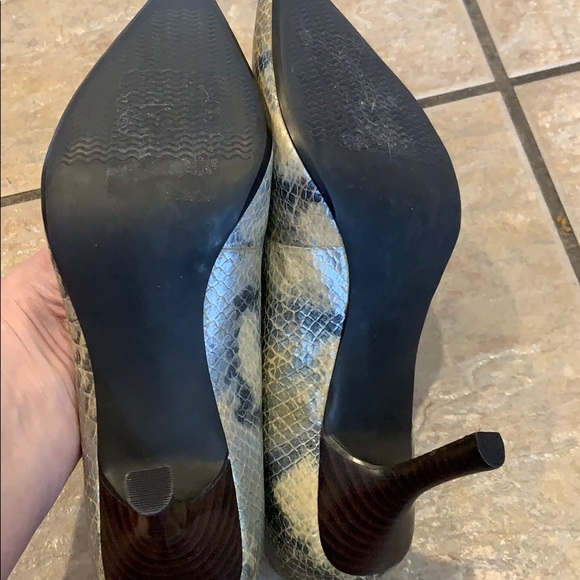 Preview International Leather Heels - Picture 5 of 6